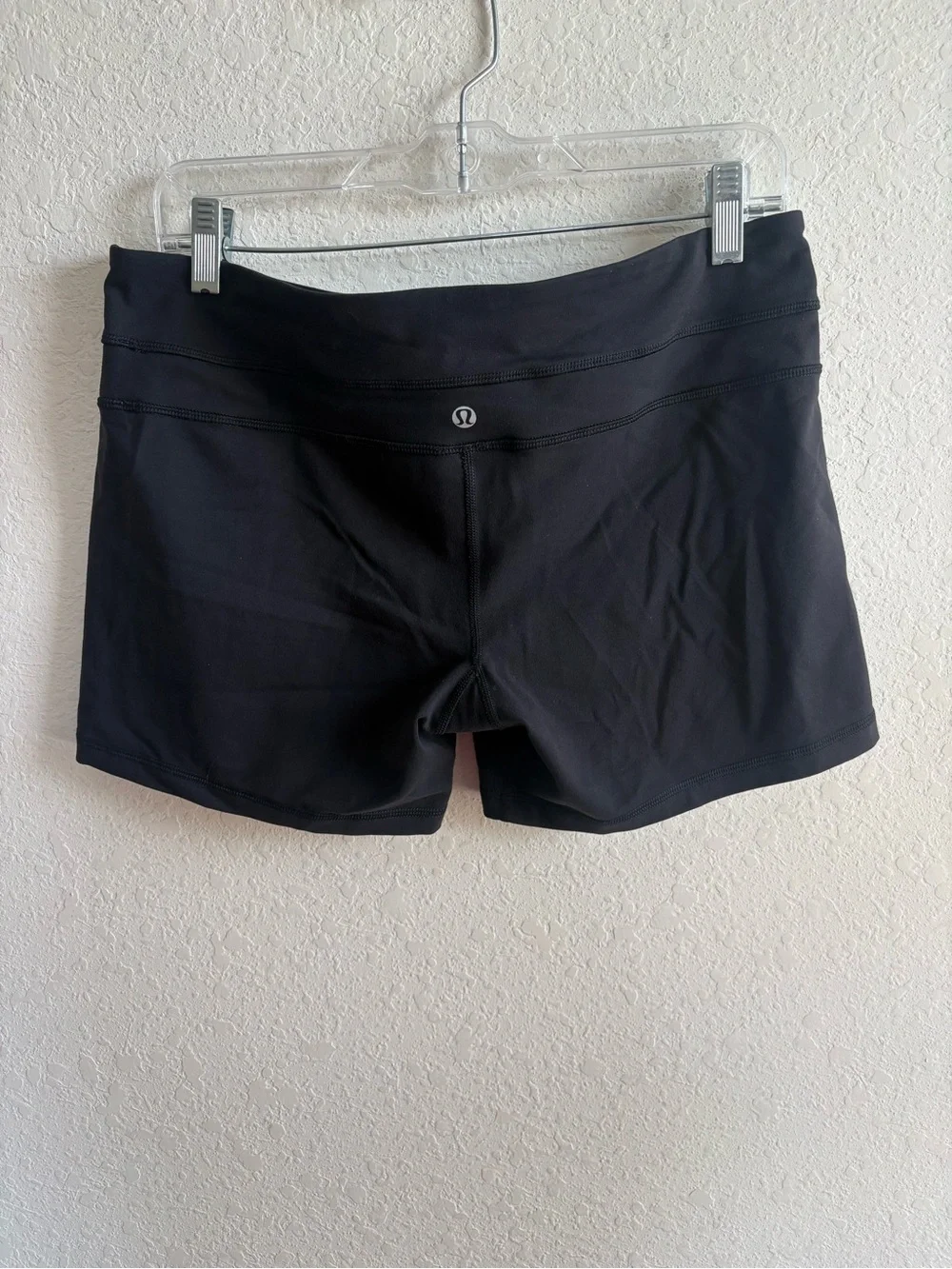 Lululemon Black Groove Shorts Black Size 12 inseam 5”